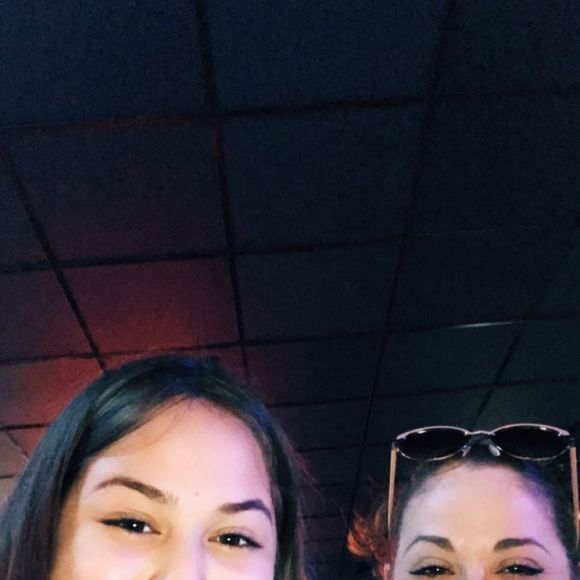 Meet your Posher, Alma - Picture 1 of 1